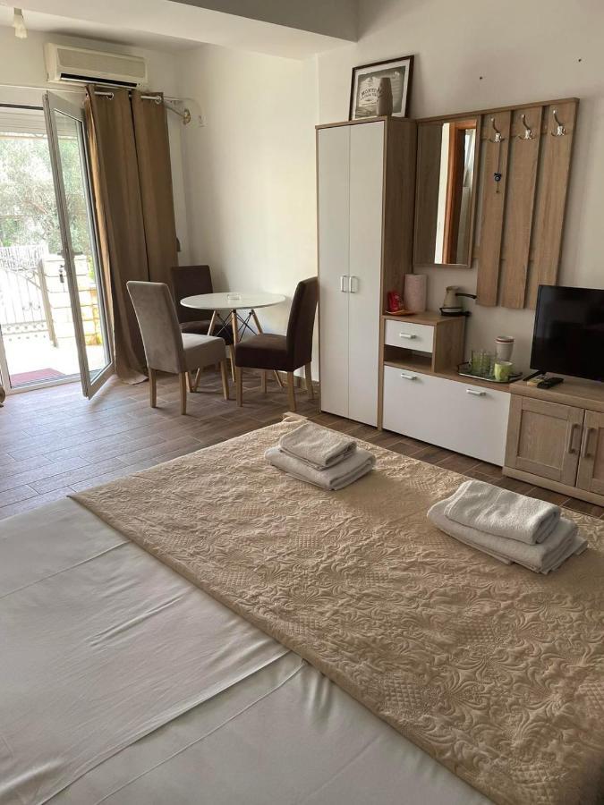 Apartmani Marina Kopitovic Petrovac Buitenkant foto