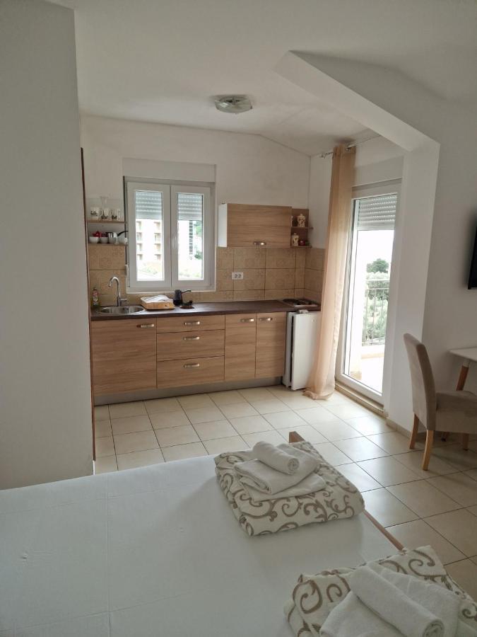 Apartmani Marina Kopitovic Petrovac Buitenkant foto