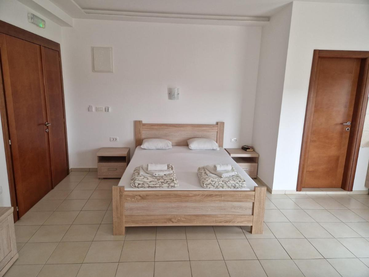 Apartmani Marina Kopitovic Petrovac Buitenkant foto