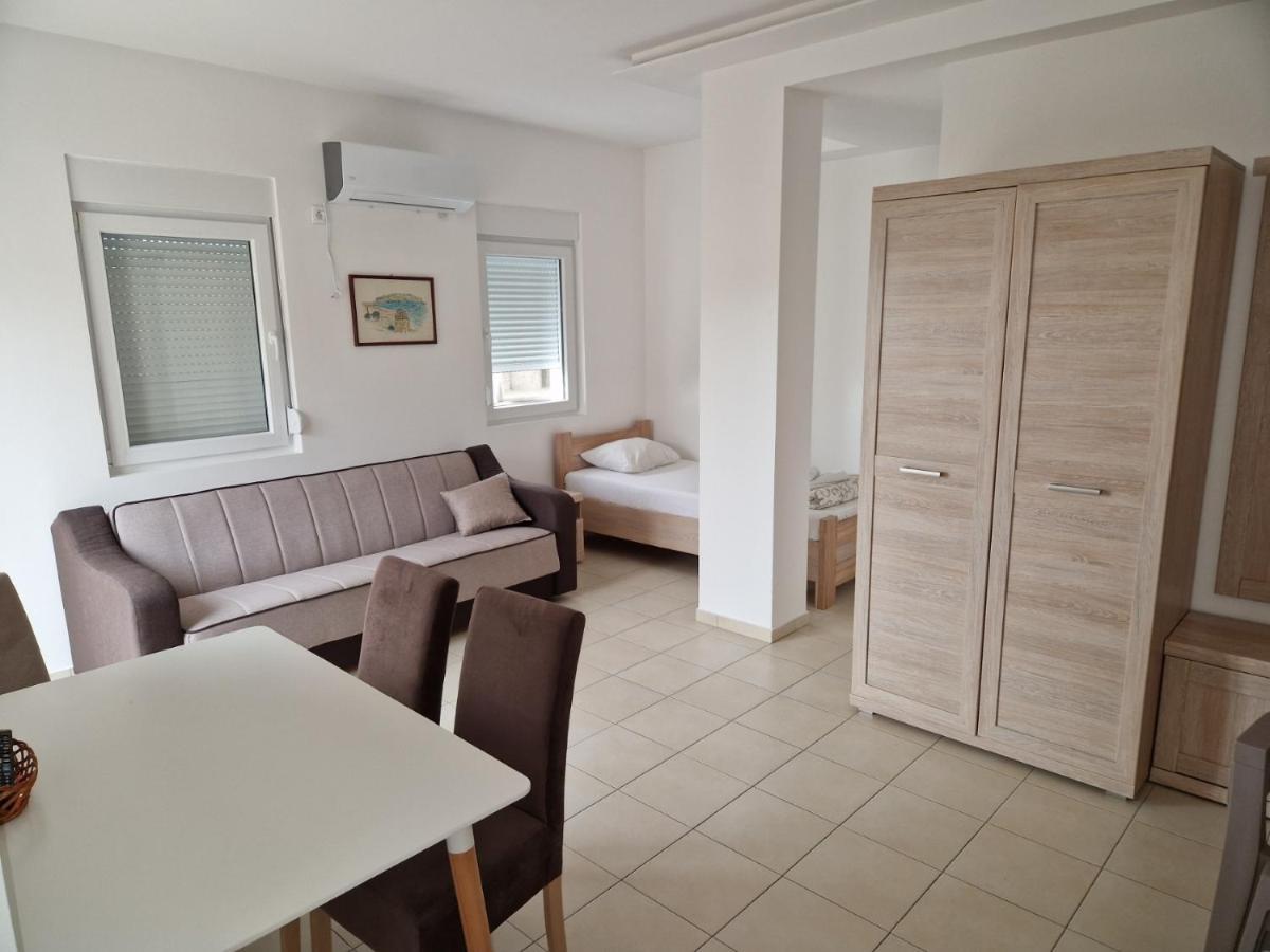 Apartmani Marina Kopitovic Petrovac Buitenkant foto