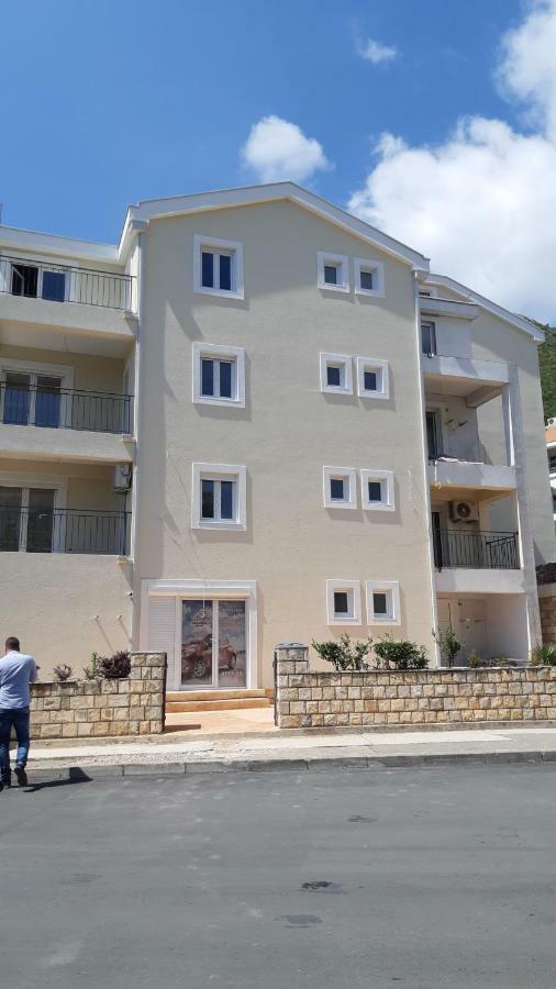 Apartmani Marina Kopitovic Petrovac Buitenkant foto
