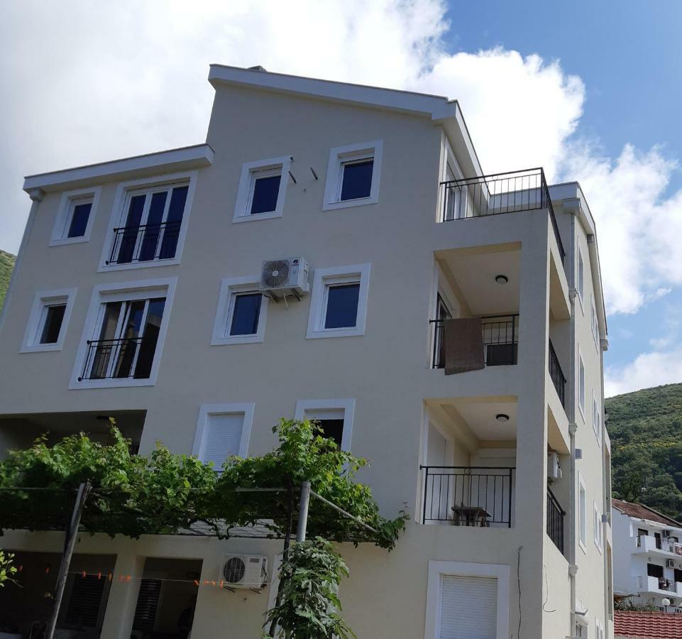 Apartmani Marina Kopitovic Petrovac Buitenkant foto