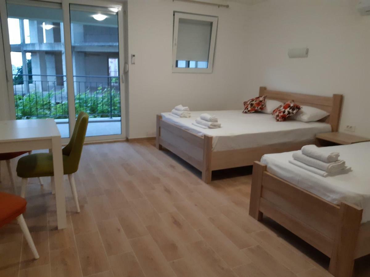 Apartmani Marina Kopitovic Petrovac Buitenkant foto