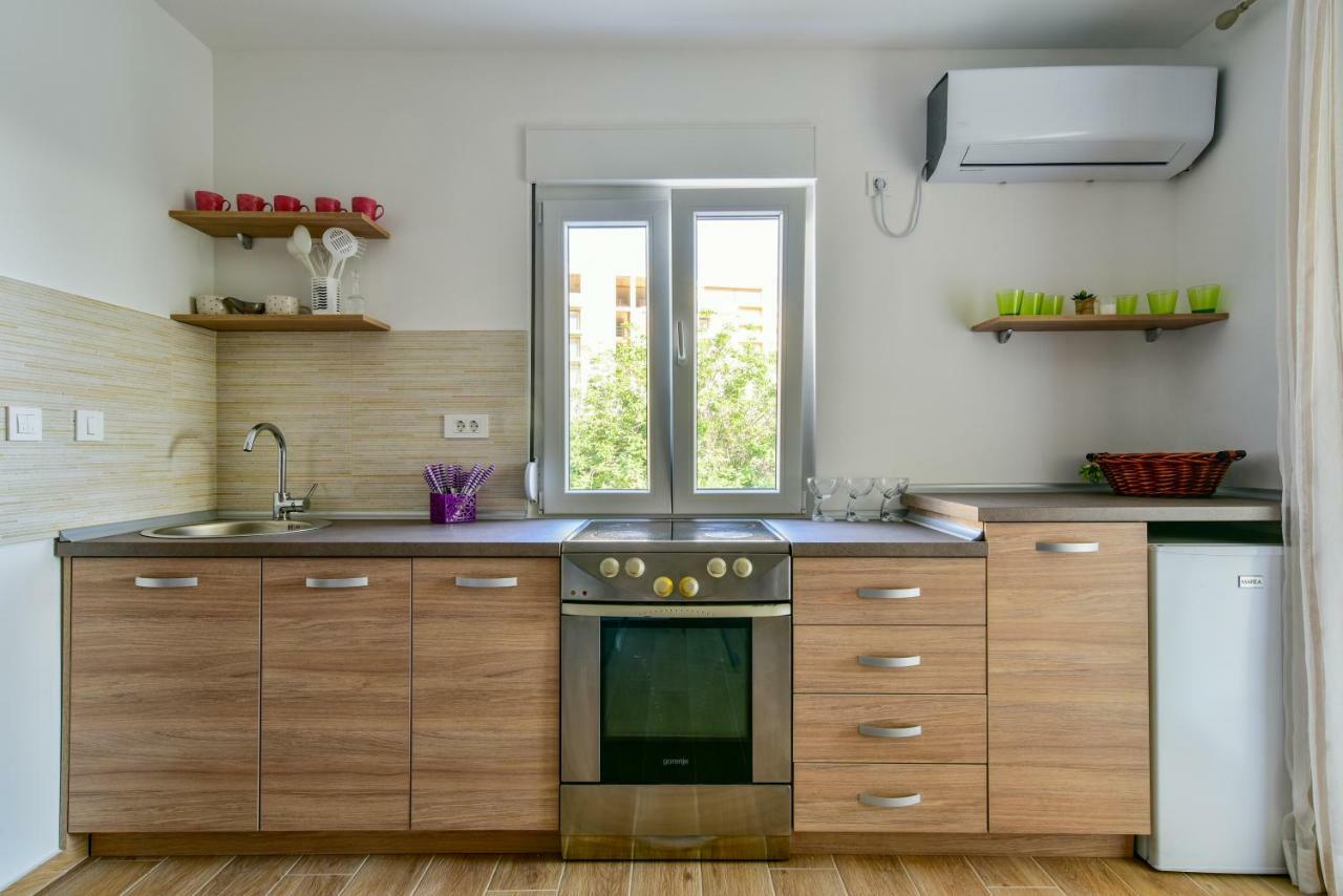 Apartmani Marina Kopitovic Petrovac Buitenkant foto
