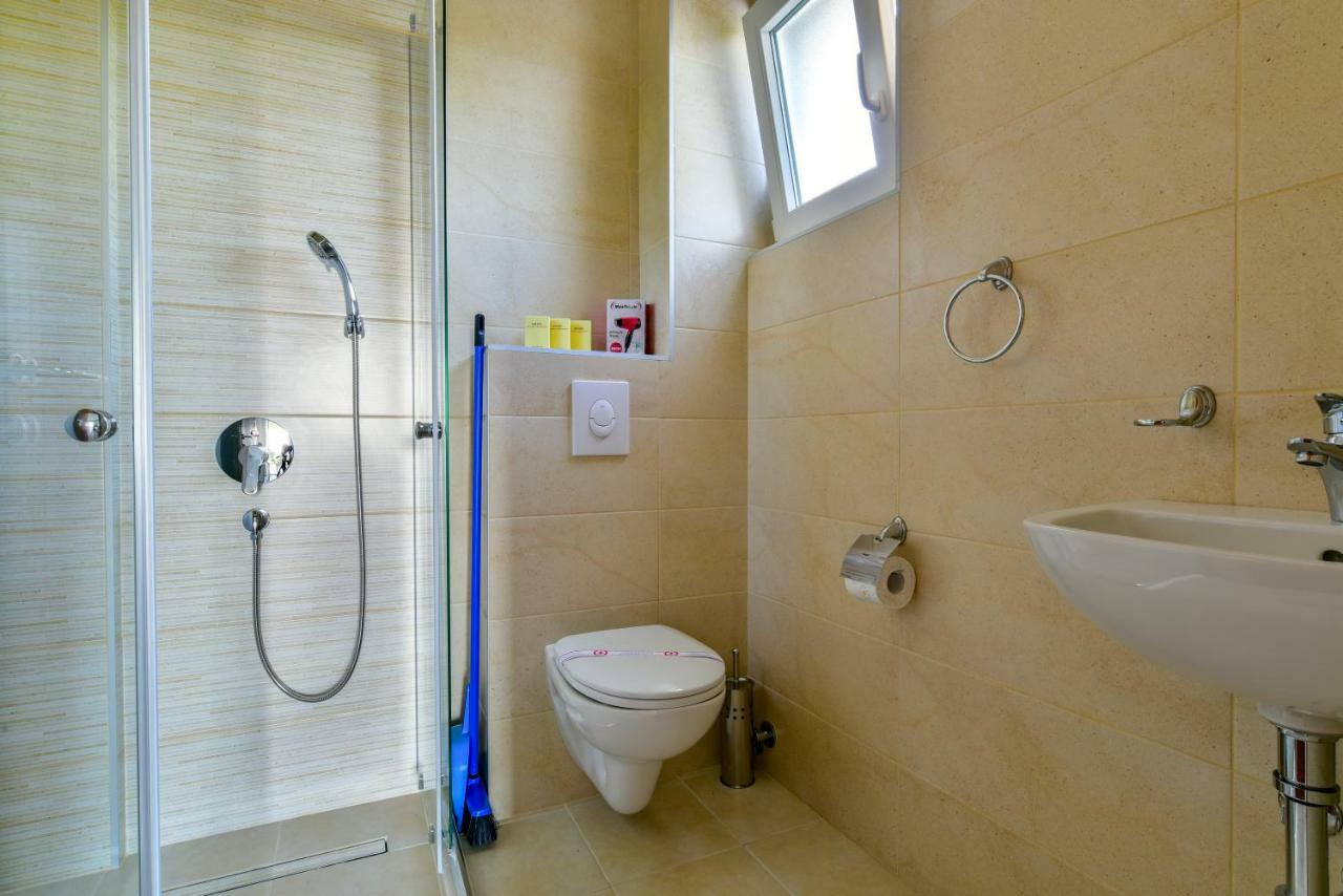 Apartmani Marina Kopitovic Petrovac Buitenkant foto