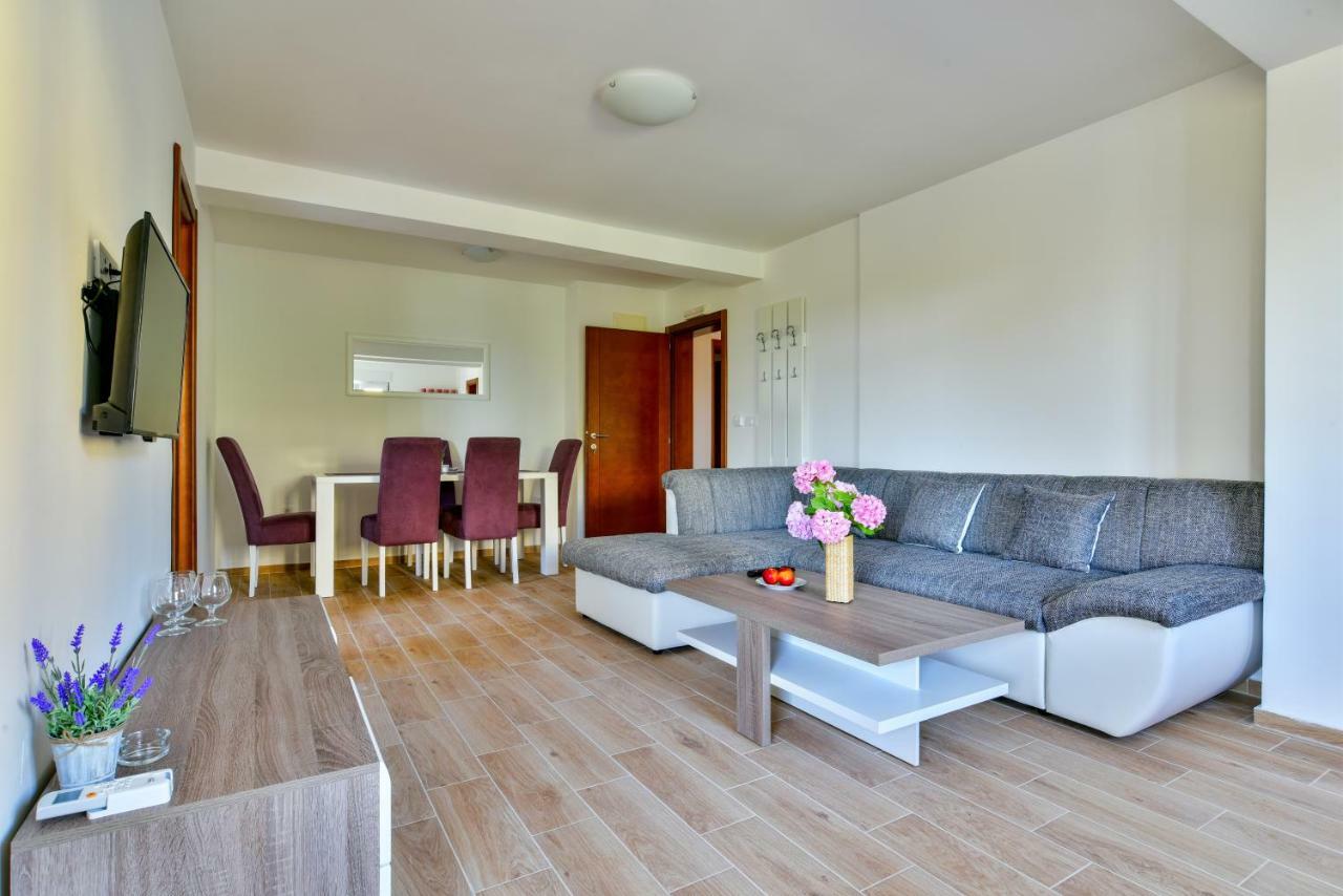 Apartmani Marina Kopitovic Petrovac Buitenkant foto