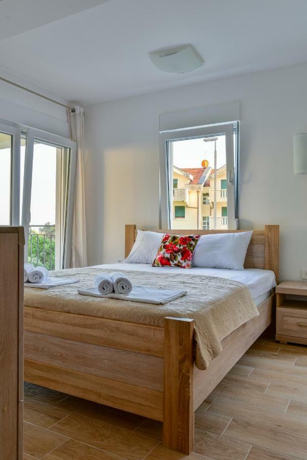 Apartmani Marina Kopitovic Petrovac Buitenkant foto