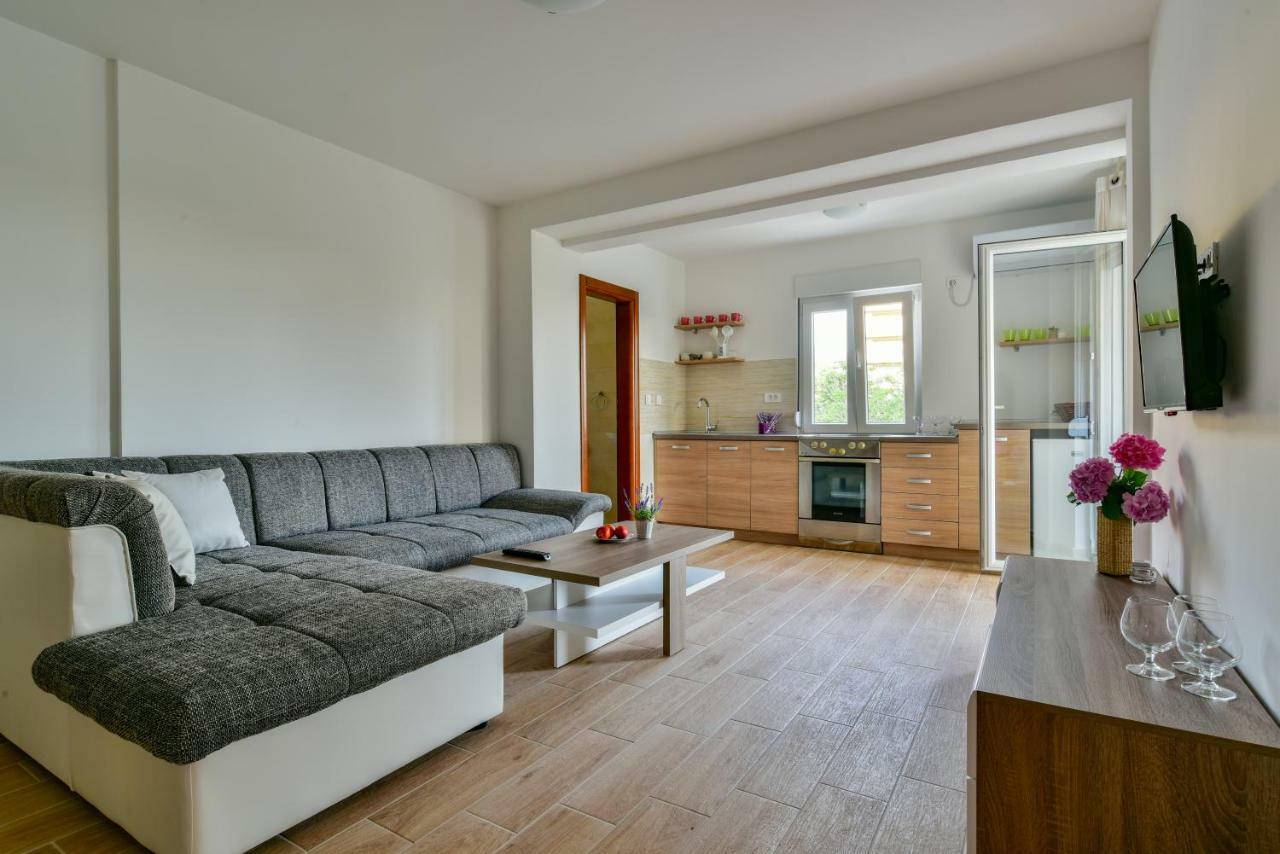 Apartmani Marina Kopitovic Petrovac Buitenkant foto