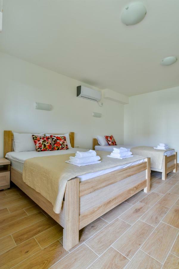 Apartmani Marina Kopitovic Petrovac Buitenkant foto