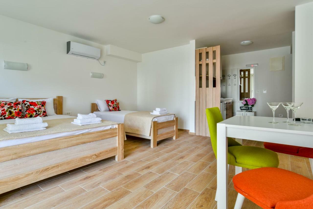 Apartmani Marina Kopitovic Petrovac Buitenkant foto