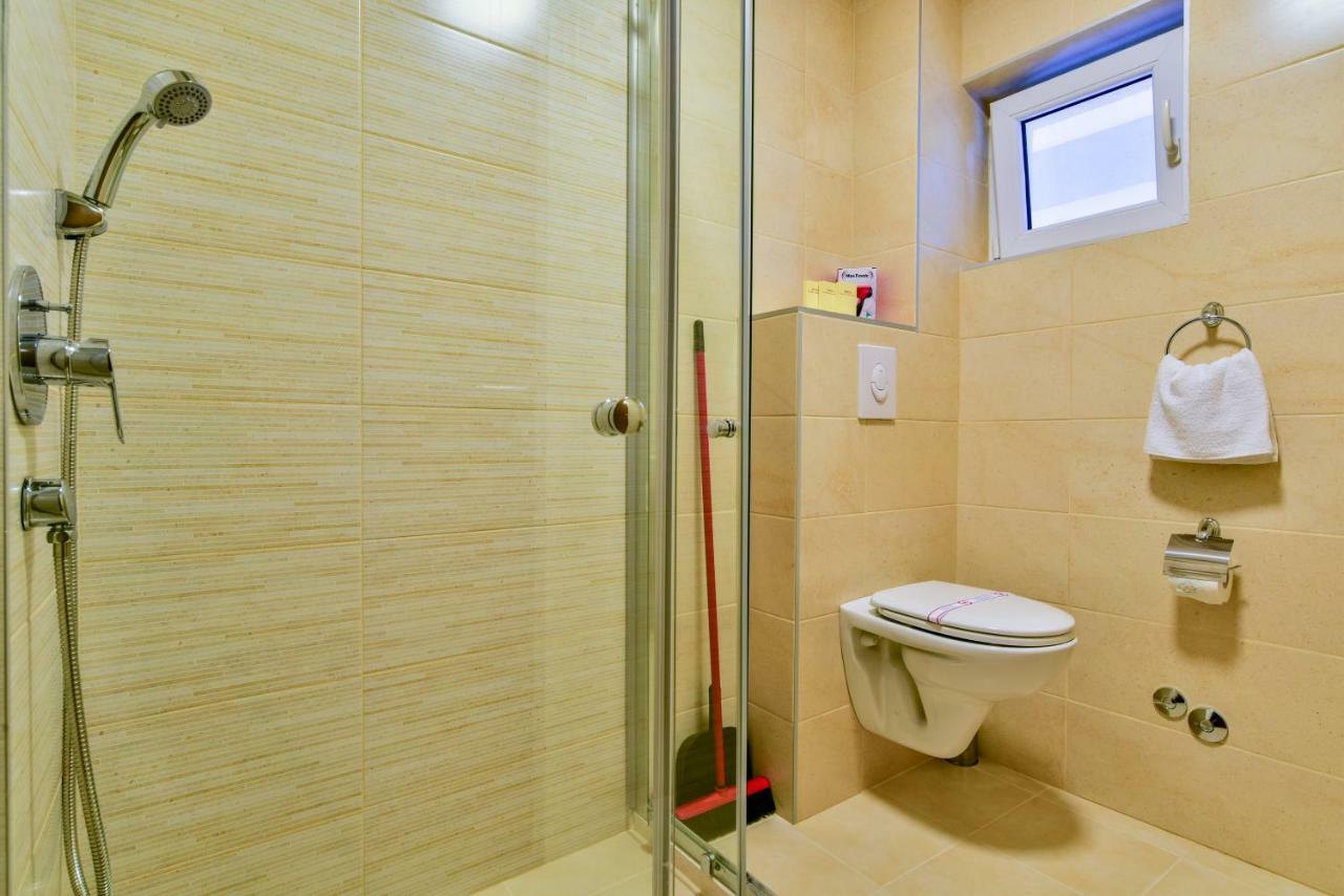 Apartmani Marina Kopitovic Petrovac Buitenkant foto