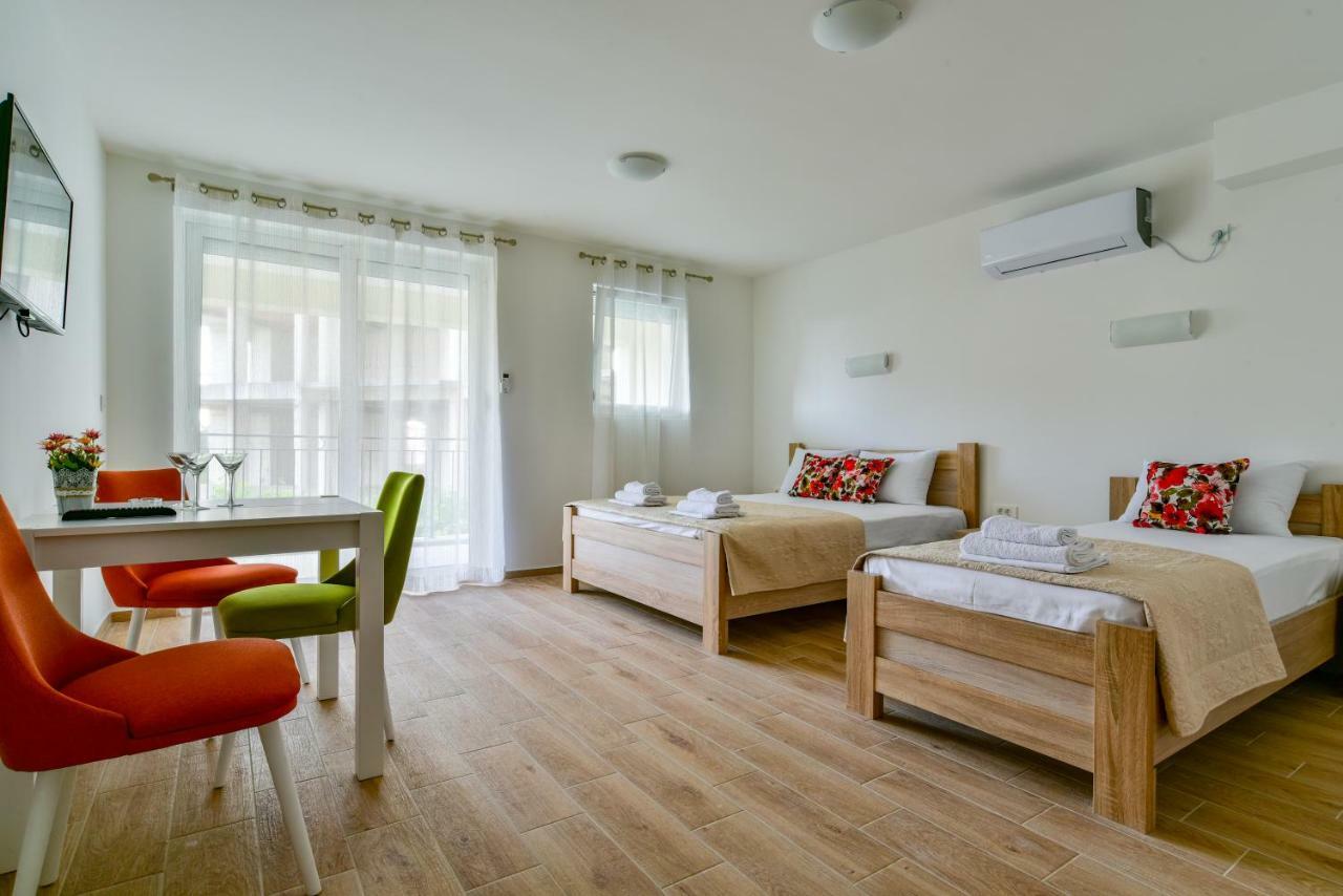 Apartmani Marina Kopitovic Petrovac Buitenkant foto