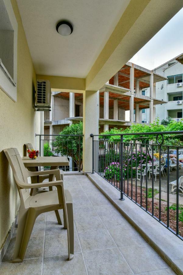 Apartmani Marina Kopitovic Petrovac Buitenkant foto